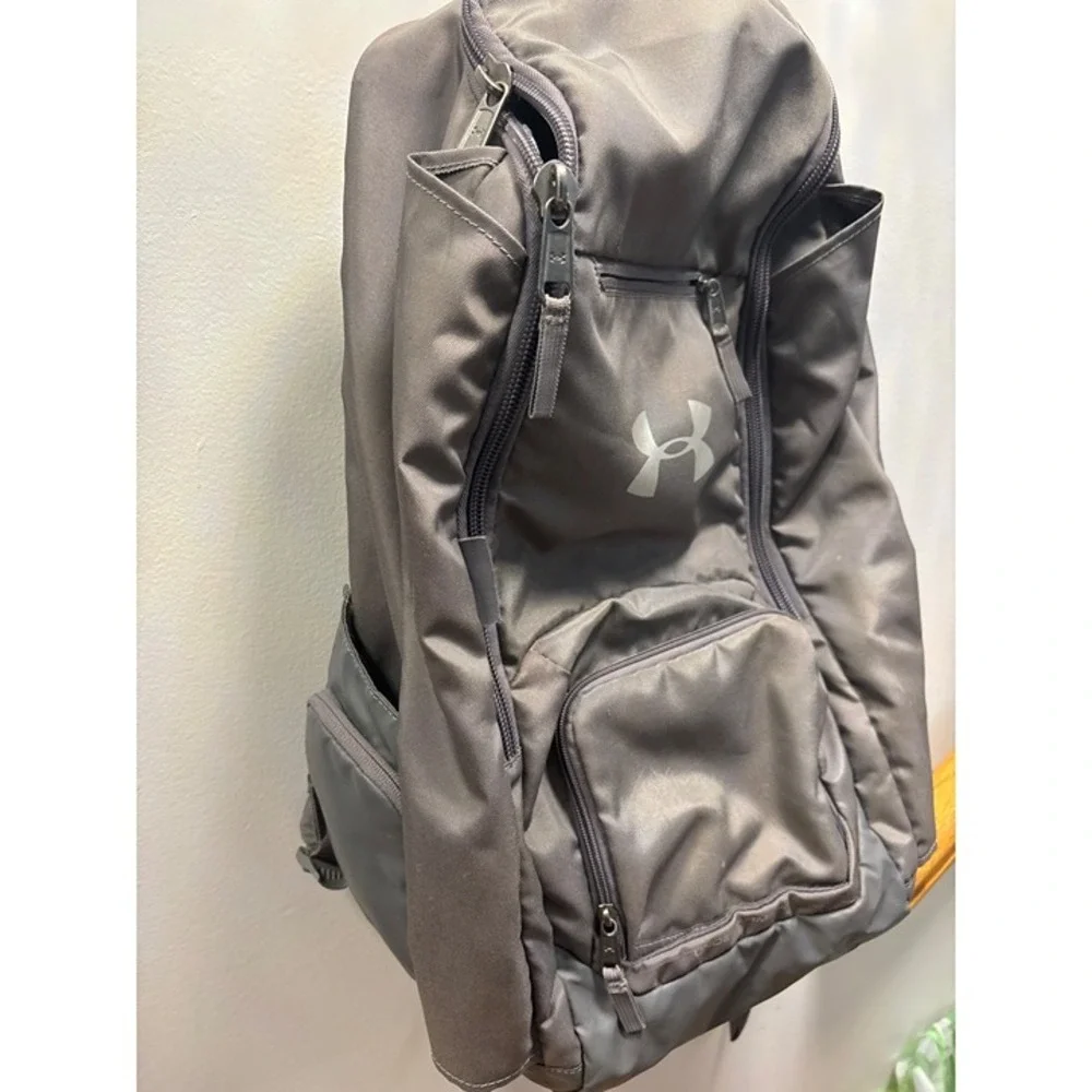 Under Armour Hustle Backpack Unisex Gray Excellent UA Storm Laptop‎ Sleeve 19in